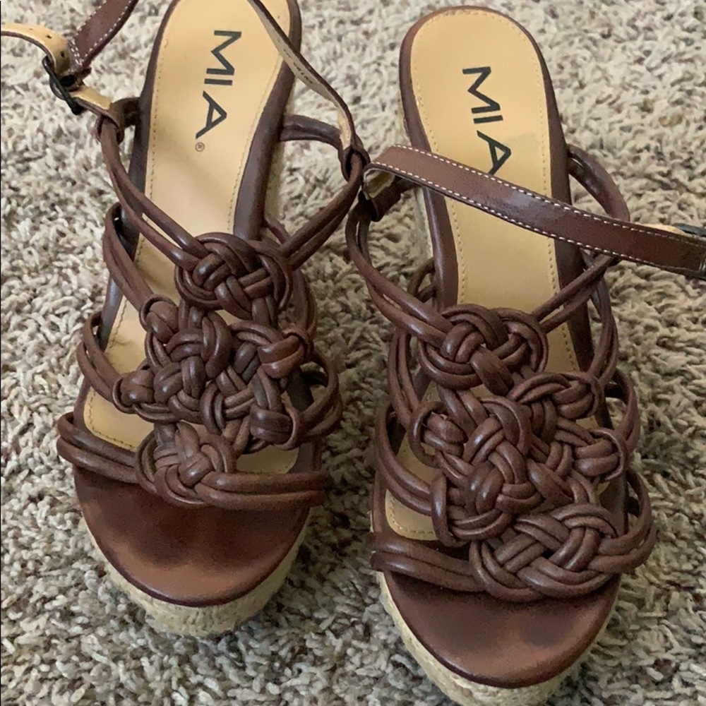 MIA wedges size 8.5